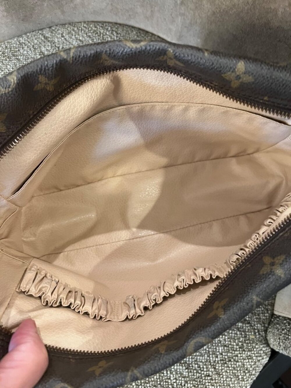 Louis Vuitton Monogram Toiletry Pouch - Picture 5 of 8